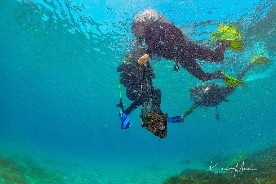 Eko i humanitarna akcija: Djeca s Banije u subotu ronila i čistila Savudrijsku valu s 200 ronilaca