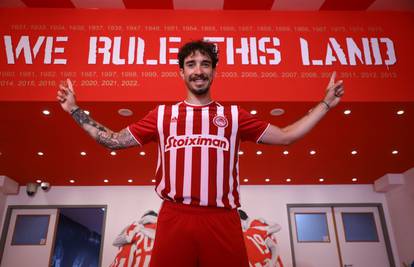 Ludnica u Pireju: Šime Vrsaljko potpisao za grčki Olympiakos!