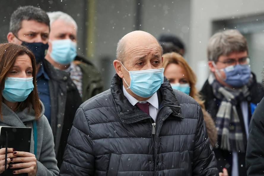 Francuski ministar u Petrinji: Stiže vam šest kontejnera ubrzo