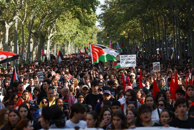 Spanish unions call a general strike in solidarity with Palestinians in Gaza, in Barcelona