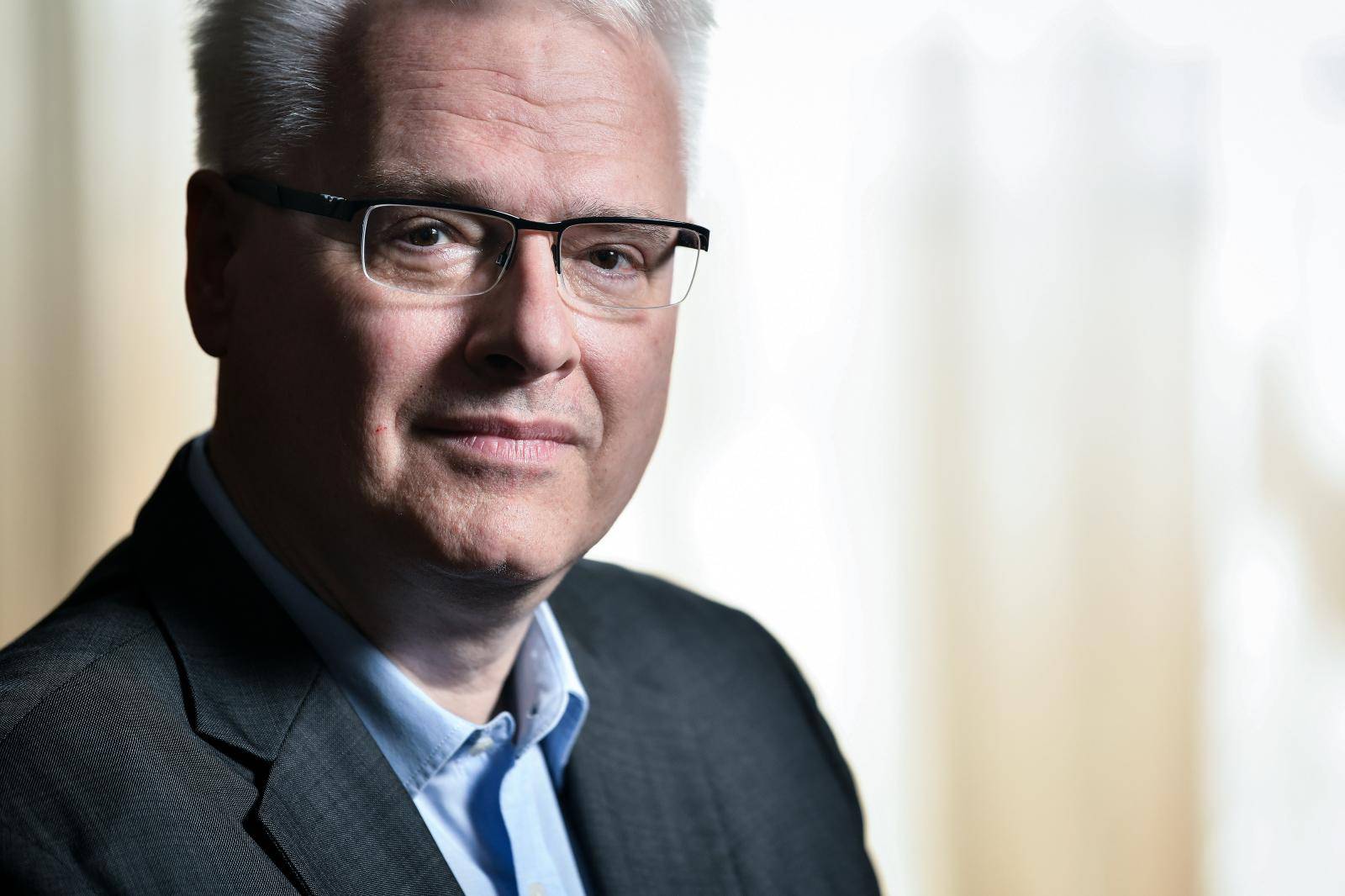 Josipović: Pjevao mi besplatno, Bare: Dobio sam 50.000 kuna