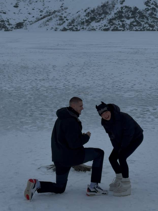 FOTO Najpoznatija Hrvatica na TikToku zaručila se za srpskog košarkaša. Pogledajte reakciju