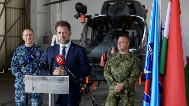 Konferencija za medije održana u Zemuniku povodom pada mađarskog helikoptera
