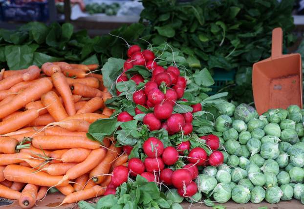 Šibenik: Raznolika ponuda na tržnici