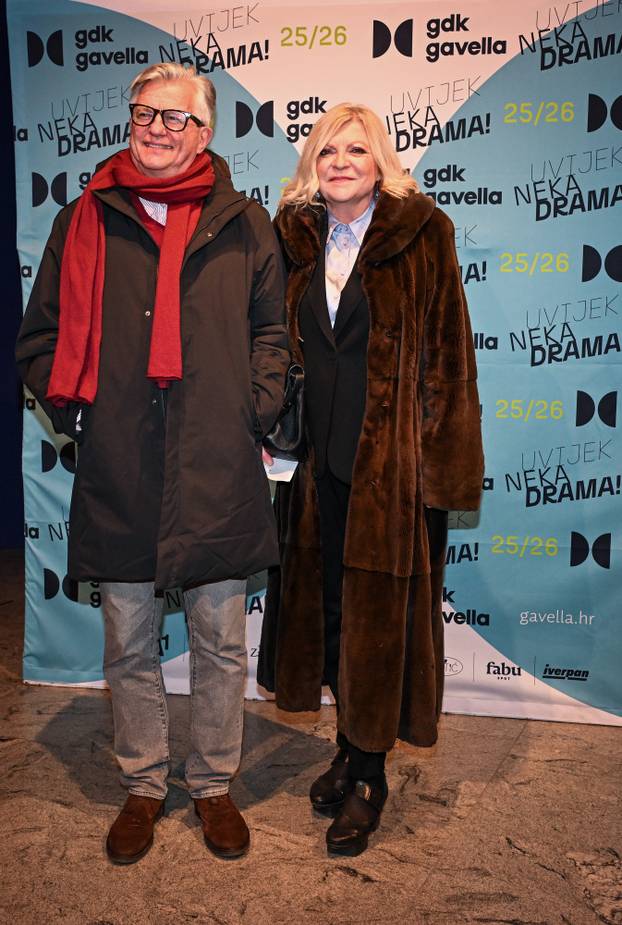 Zagreb: Dolazak poznatih na premijeru predstave "Samci" u kazalištu Gavella