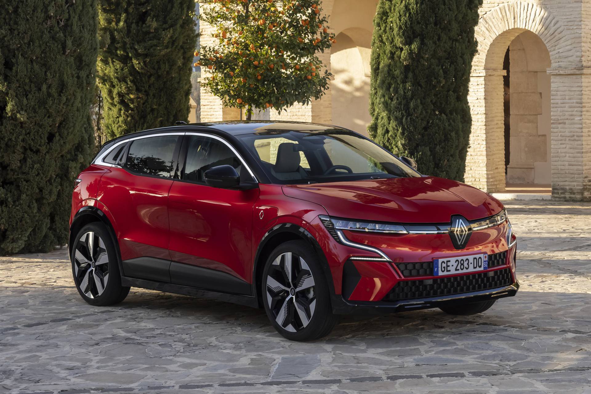 Megane E-Tech Electric: Počelo je novo doba za Renault, nema više dizela, benzinca, hibrida...