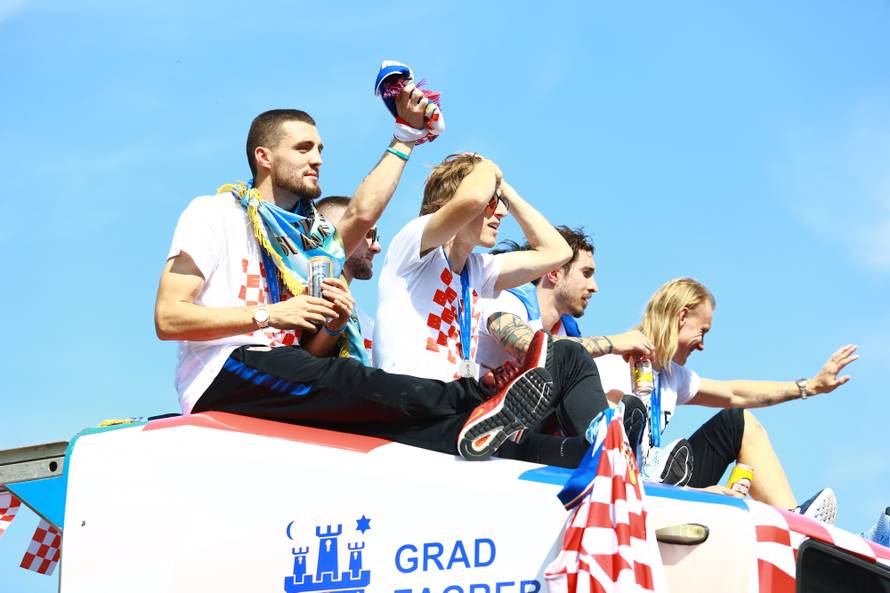 GraÄani Velike Gorice prvi pozdravili Vatrene nakon osvojenog svjetskog srebra