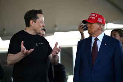 FOTO Elon Musk i Donald Trump skupa promatrali lansiranje Starshipa na njegov testni let