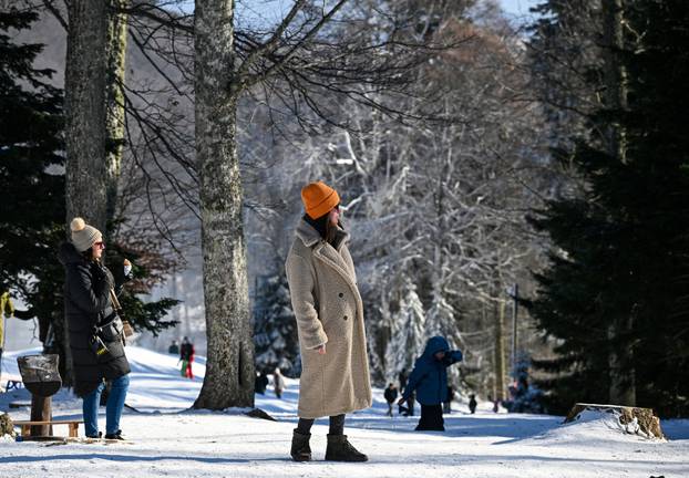 Sunčano novogodišnje jutro na Sljemenu