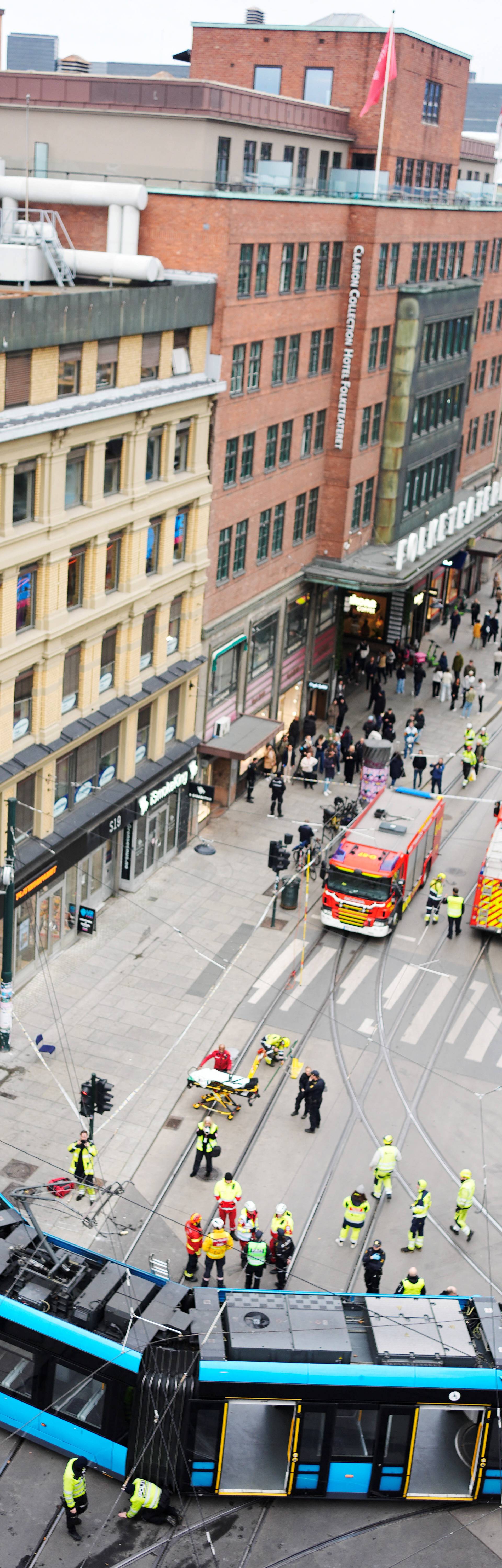 Tram crashes into building in Oslo