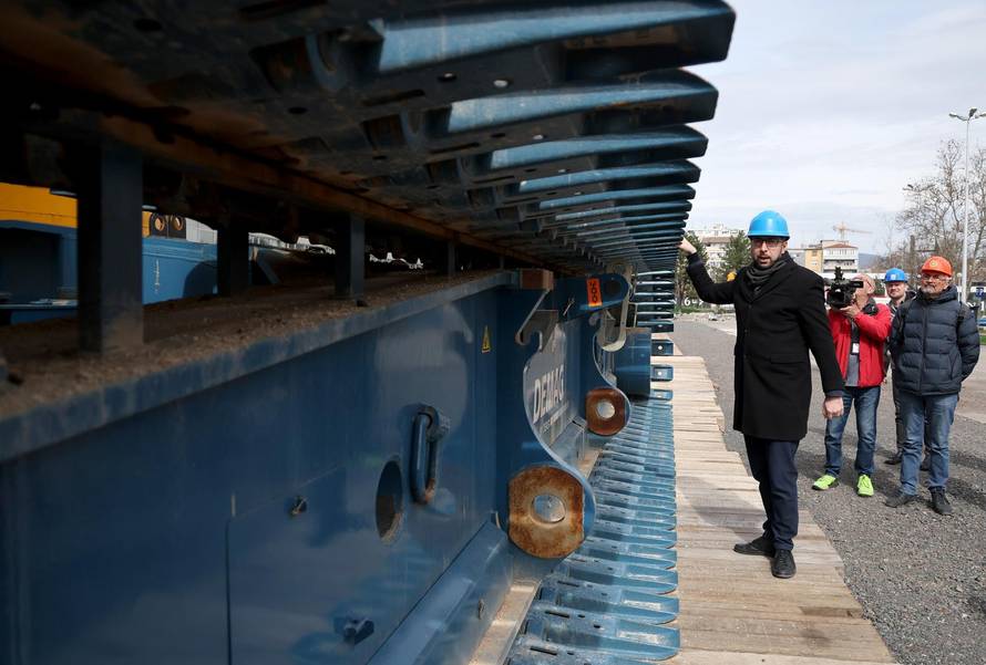 Zagreb: Povodom 5. godišnjice potresa gradonačelnik Tomašević i suradnici obišli radove na Domu sportova