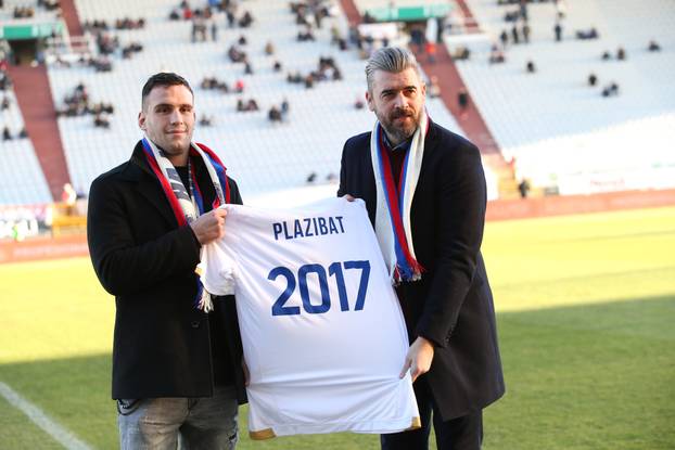 Split: Stipe Pletikosa uru?io K-1 prvaku Antoniju Plazibatu dres Hajduka