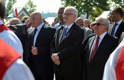 Josipović: RH se već odavno crveni od jada i siromaštva