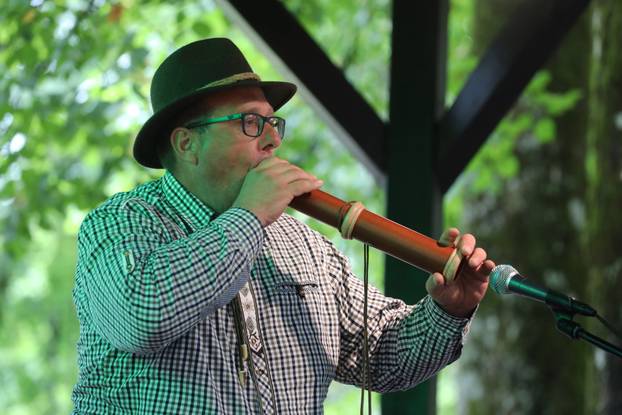 Delnice: 4. Rika fest - Državno prvenstvo u oponašanju rike jelena