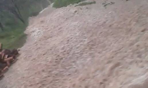 Opet prijete poplave, vlasti poru&ccaron;uju da ne treba pani&ccaron;ariti