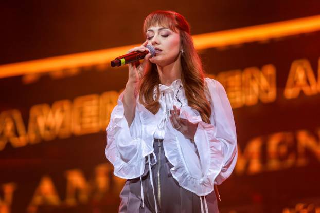 Zagreb: U Areni Zagreb održan koncert "Progledaj srcem"