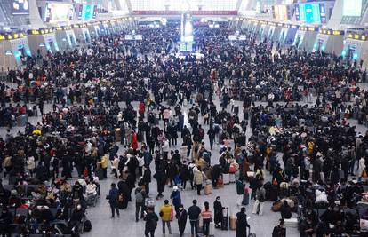 Ukinuli mjere: Kinezi za Novu navalili na putovanja, ogroman skok u letovima izvan Kine