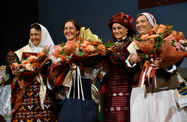 FOTO Žena, majka, kraljica! Ovo je naša najuzornija seoska žena