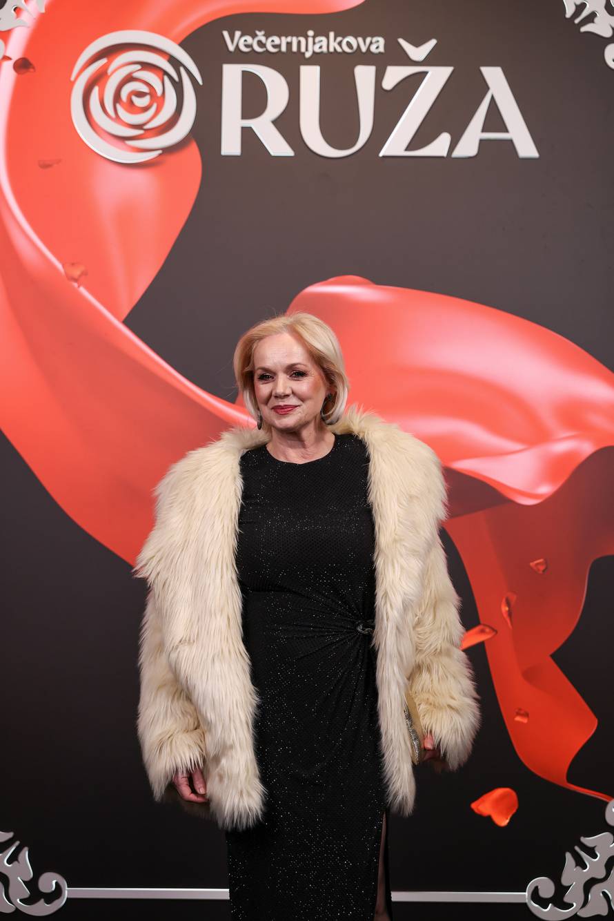 Zagreb: Uzvanici na dodjelu medijske nagrade "Večernjakova ruža" u Hrvatskom narodnom kazalištu