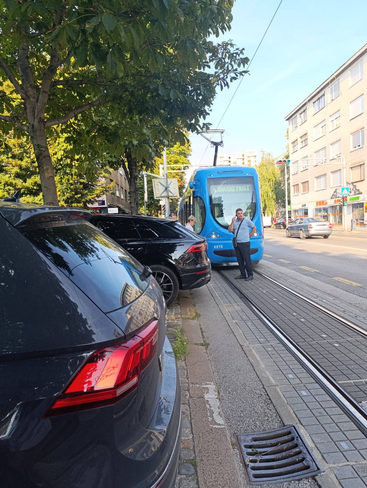 Audijem zablokirao tramvajski promet na Maksimirskoj cesti