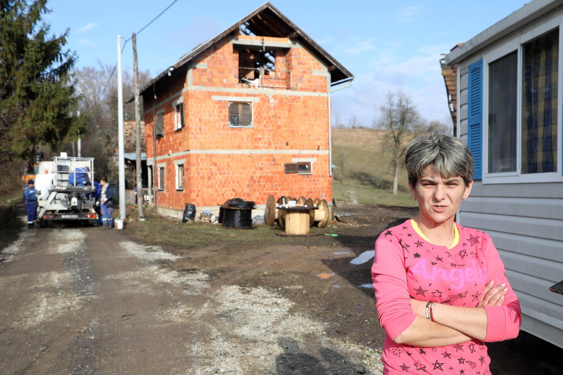 Glina: Obitelj Drajić ima donatora za novu kuću no administracija koči obnovu