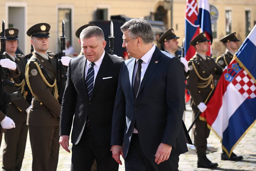 Zagreb: Predsjednik Vlade Andrej Plenković primio je predsjednika Vlade Slovačke Republike Roberta Fica