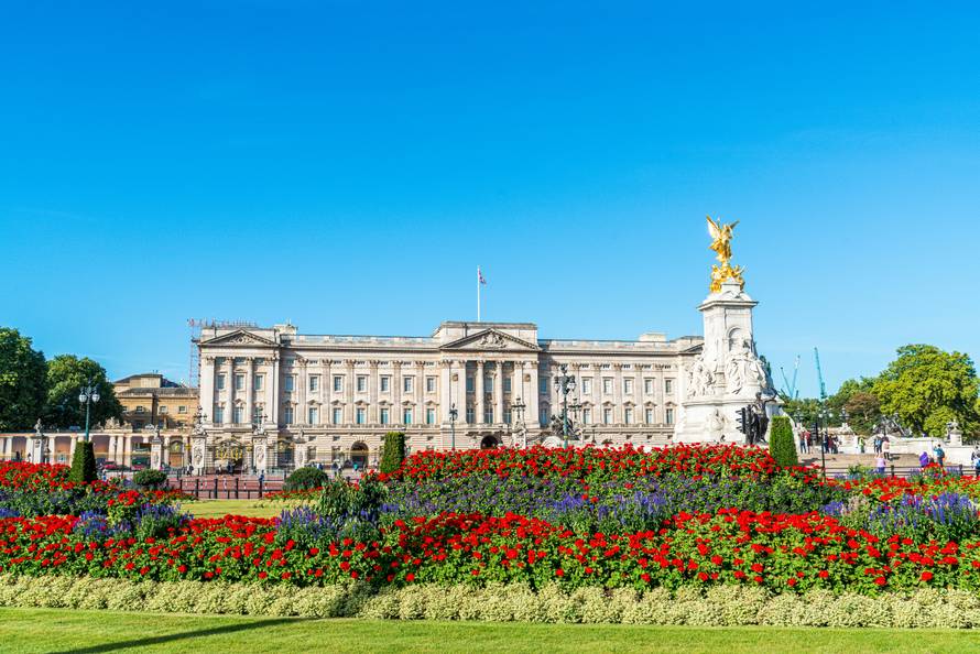 Kraljica slavi 96. rođendan: Ovo je njezinih osam bizarnih navika