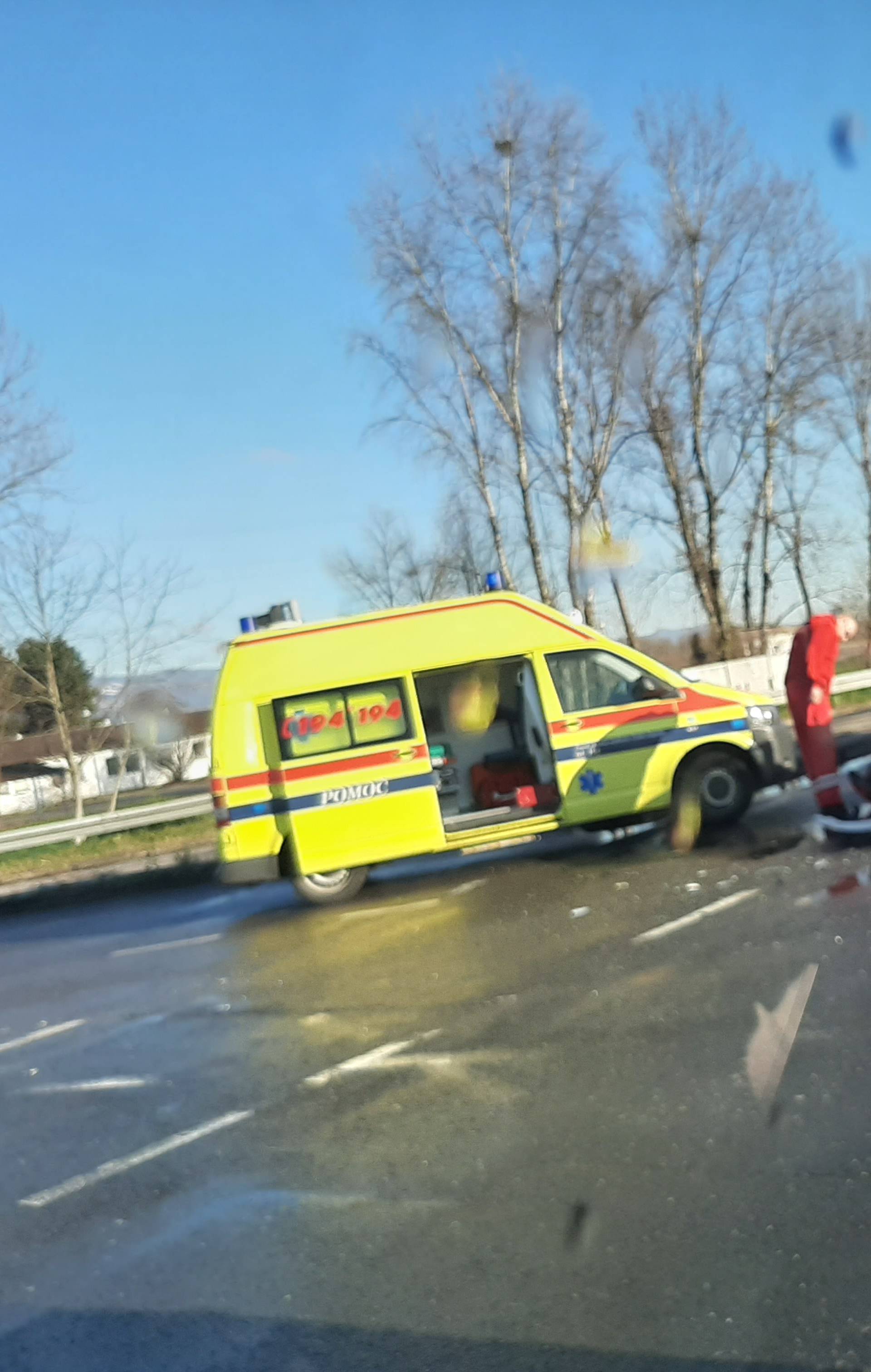 Jedan ozlijeđen u sudaru dva automobila u Novom Zagrebu