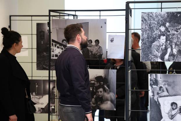Vukovar: Otvorenje multimedijalne izložbe ratne fotografije "Vukovar 91"