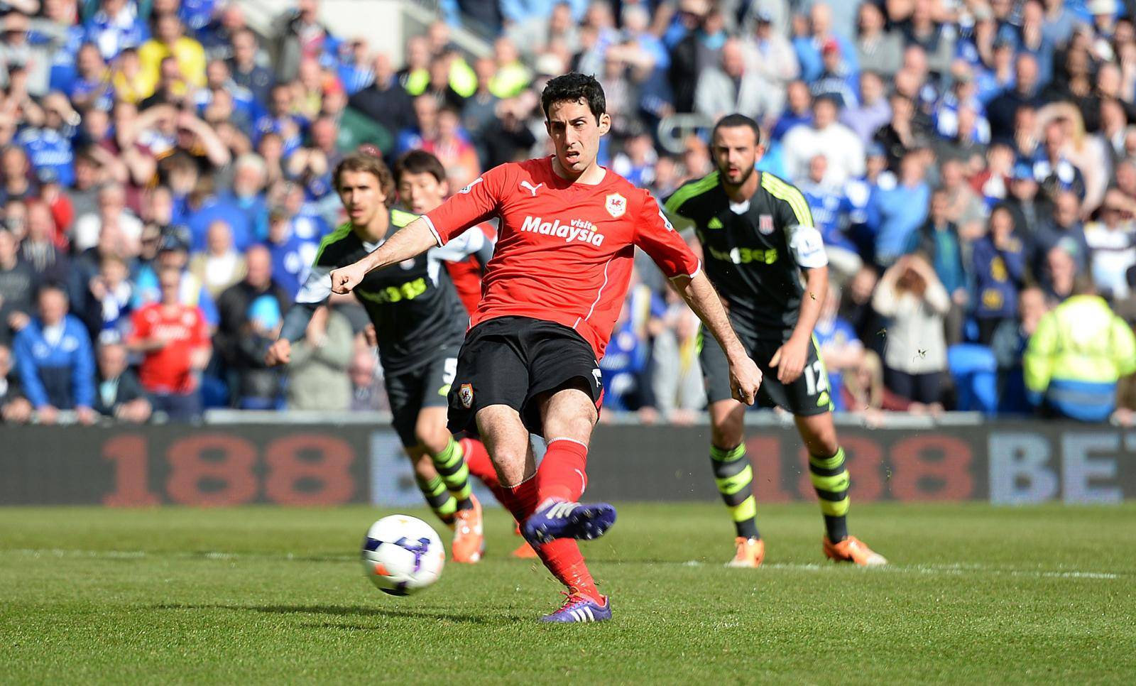 Soccer - Barclays Premier League - Cardiff City v Stoke City - Cardiff City Stadium