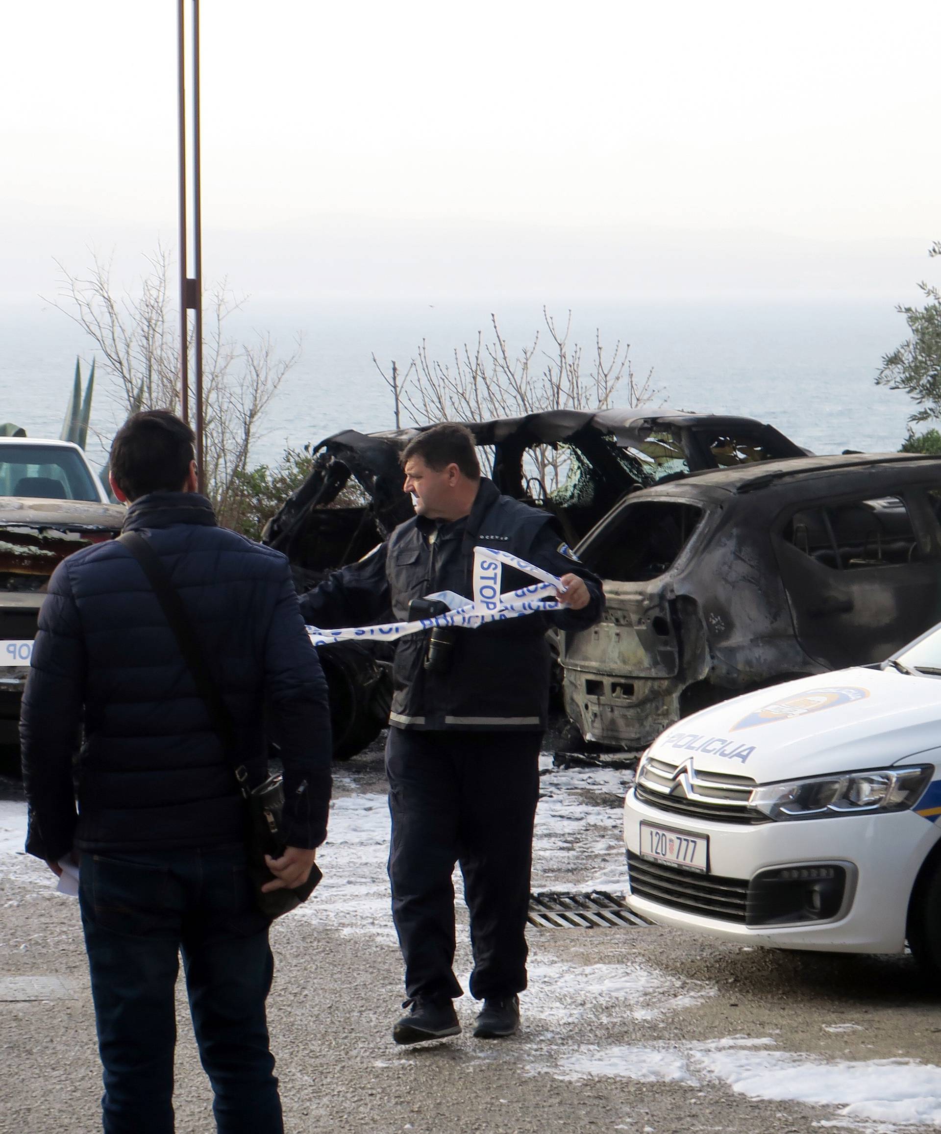 Burno jutro u Splitu: Izgorjeli Suzuki, Mercedes i Land Rover