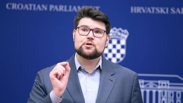 Zagreb: Peđa Grbin o slučaju Hrvatske šume