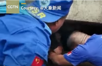 Iz ruševina zgrade u Kini spasili bebu staru tri mjeseca: Majka ju išla spašavati, ali je poginula...