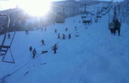 Iskočila žičara, ozlijeđeno šest skijaša koji su pali s 10 metara