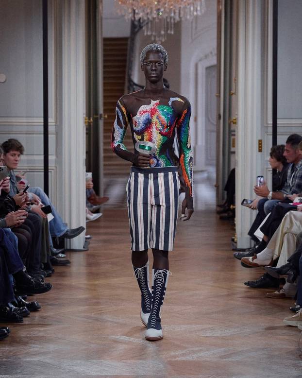 FOTO Vanzemaljci na Pariškom tjednu mode! 'Dolazimo u miru'