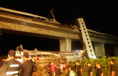Kina: Sudarila se 2 brza vlaka, poginulo je najmanje 32 ljudi