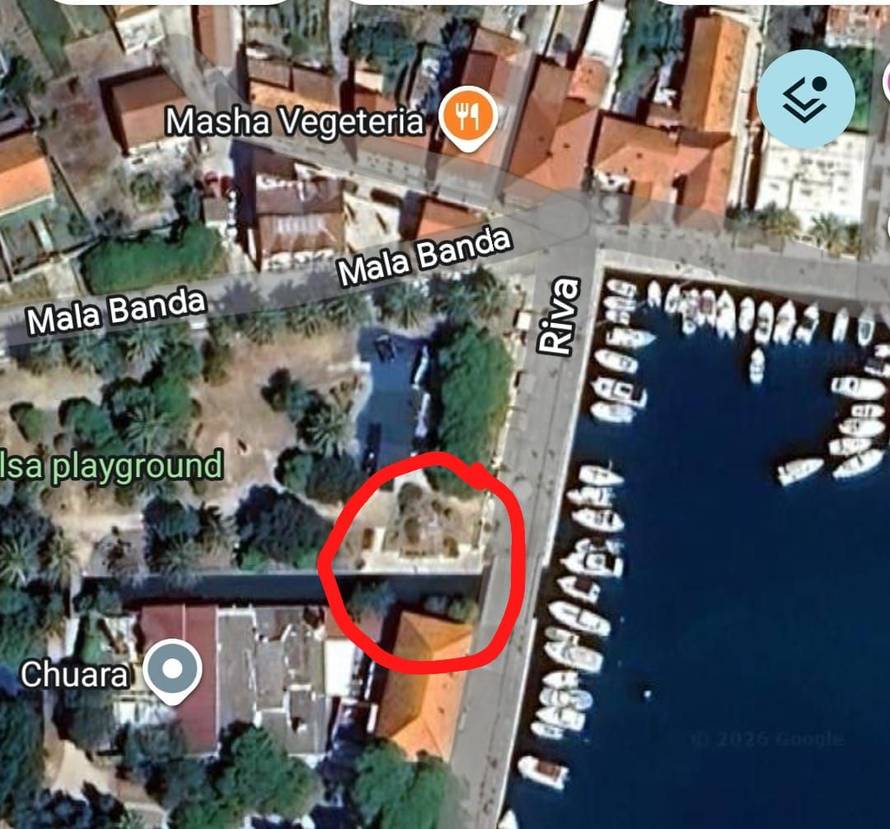 Drama na Hvaru: Pronašli su metke i ručnu bombu u moru. Evo što kaže policija