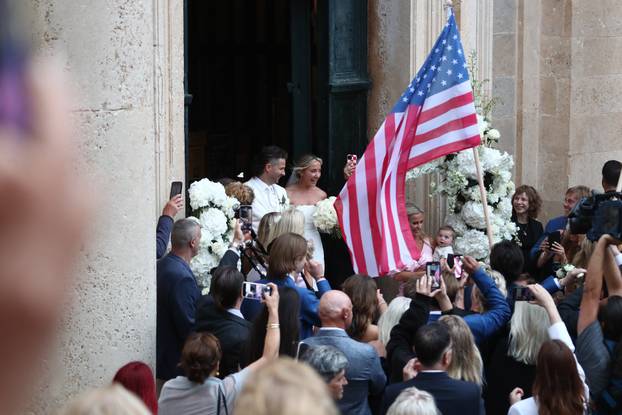 ARHIVA - 2024. Dubrovnik: Vjenčanje Nicole Artukovich i Liama Stewarta u crkvi sv.Ignacija