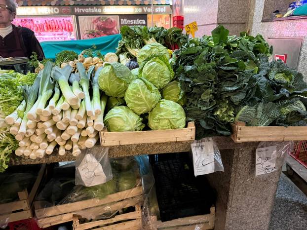 24SATA NA DOLCU Ovo su cijene s tržnice u Zagrebu uoči Uskrsa!