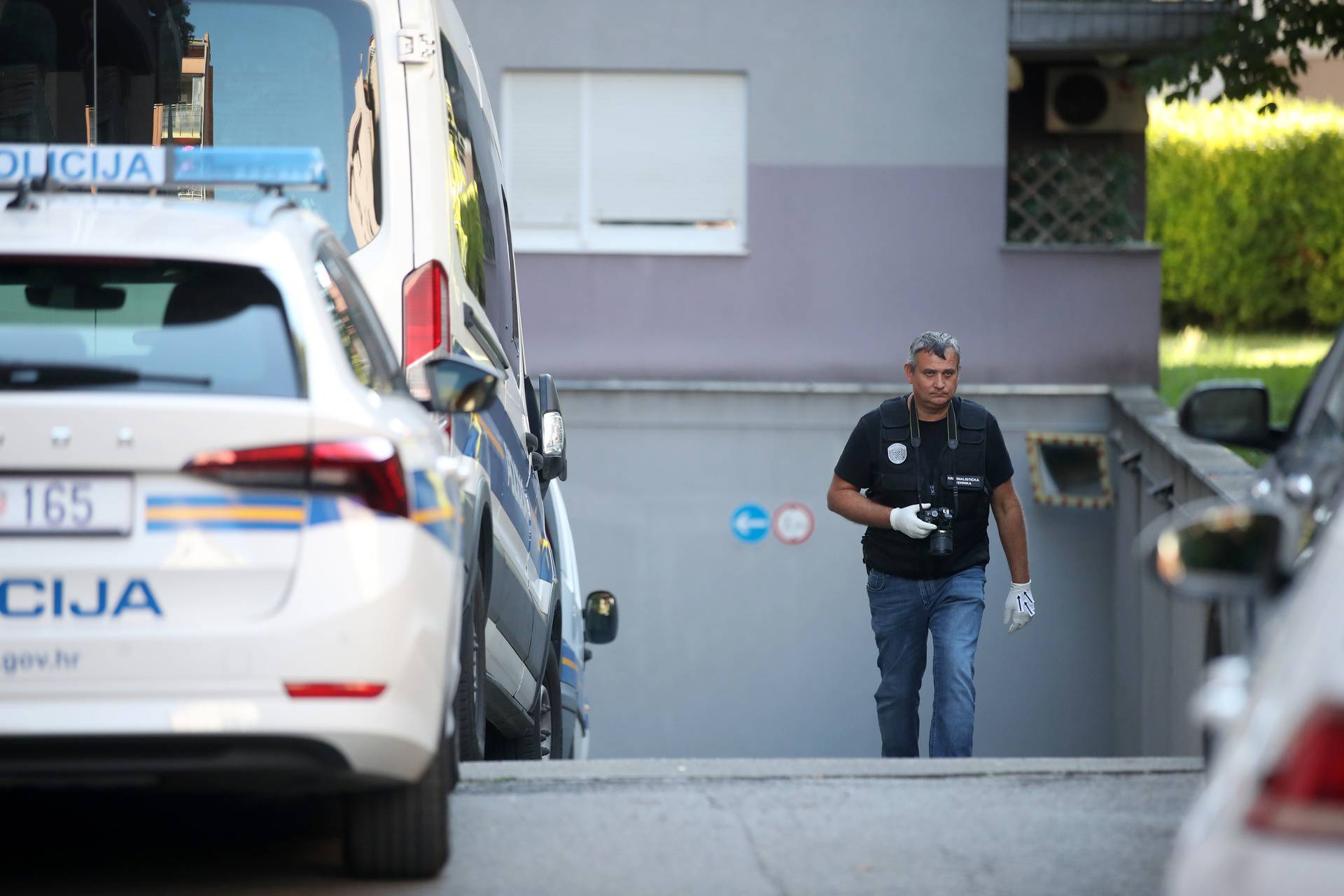 Zagreb: Kriminalistička policija u istrazi stambene zgrade na Srednjacima