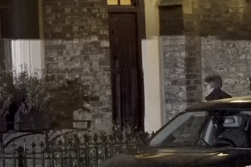 Biv&scaron;i britanski veleposlanik povezan s Epsteinom na slobodi: Pu&scaron;ten je uz jam&ccaron;evinu!