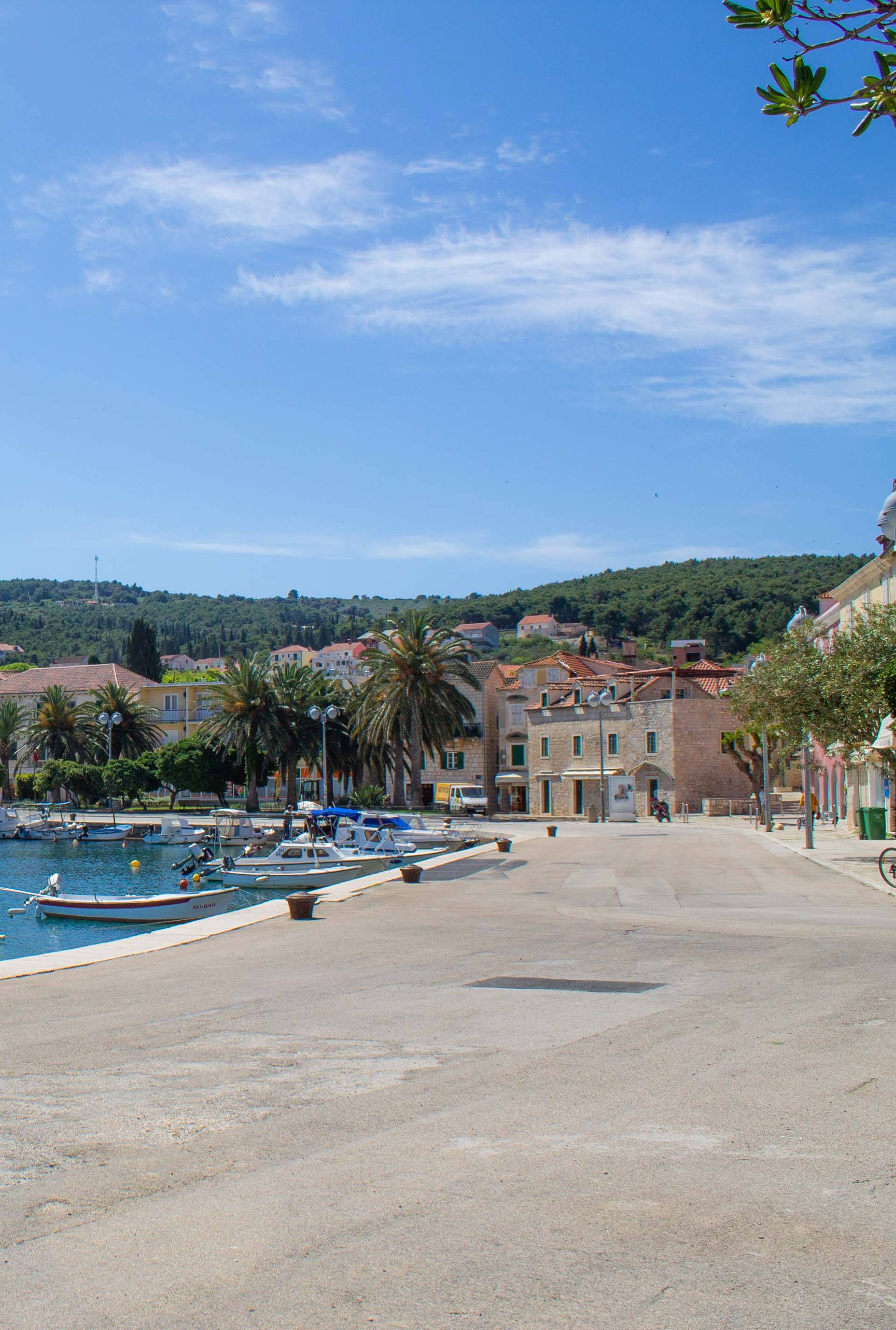 Brač otok duhova: Zabranili su kretanje iz općine u općinu...