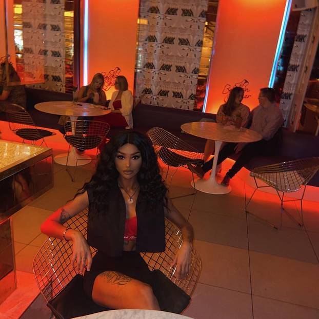 FOTO Govore joj da je crnkinja: Irkinja je opsjednuta solarijem, a ima i jako uzak struk...