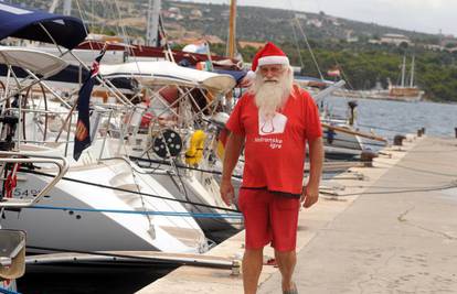 U Primošten na zasluženi odmor stigao Djed Mraz