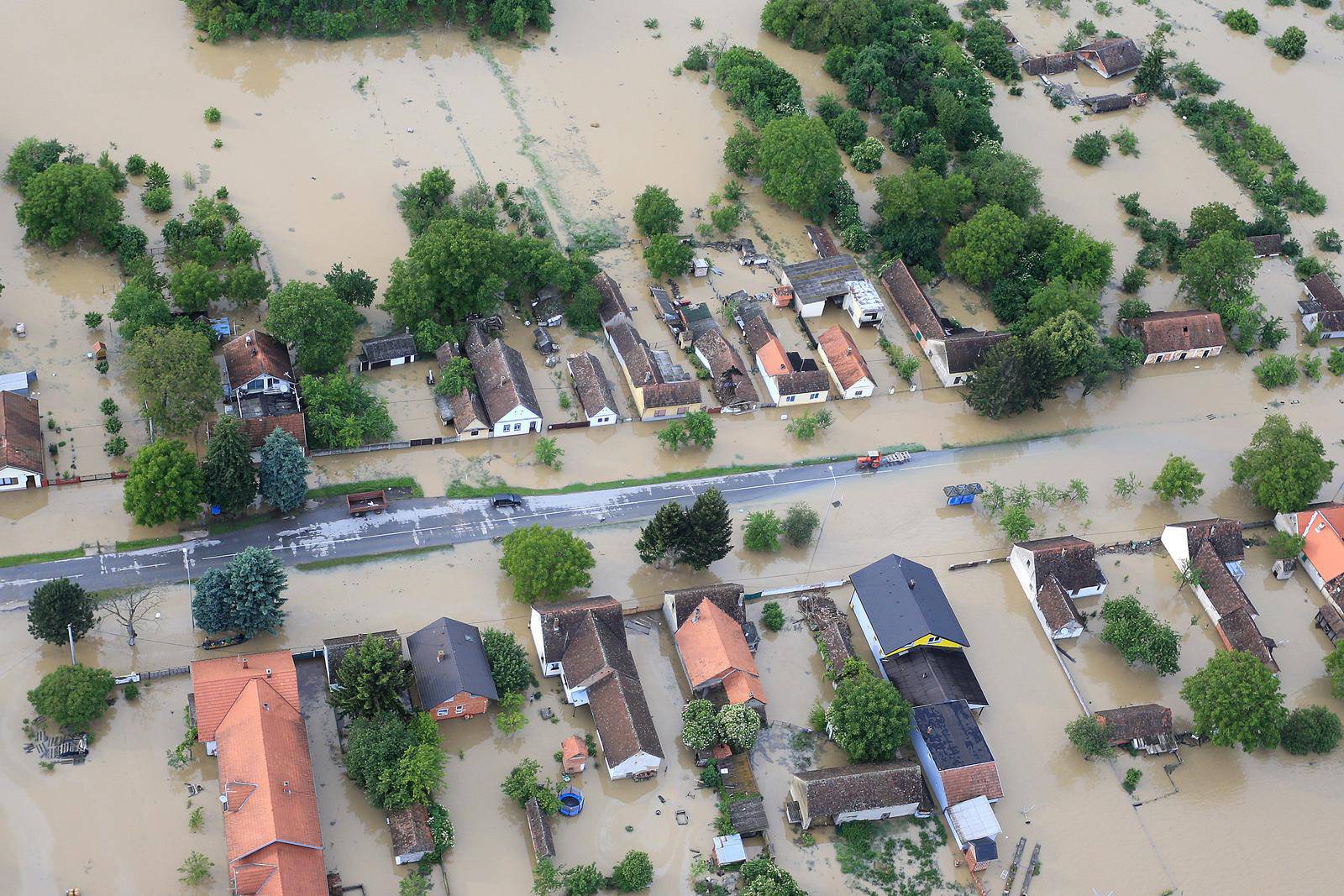 Osma godišnjica katastrofalne poplave u Gunji - Pogled iz zraka