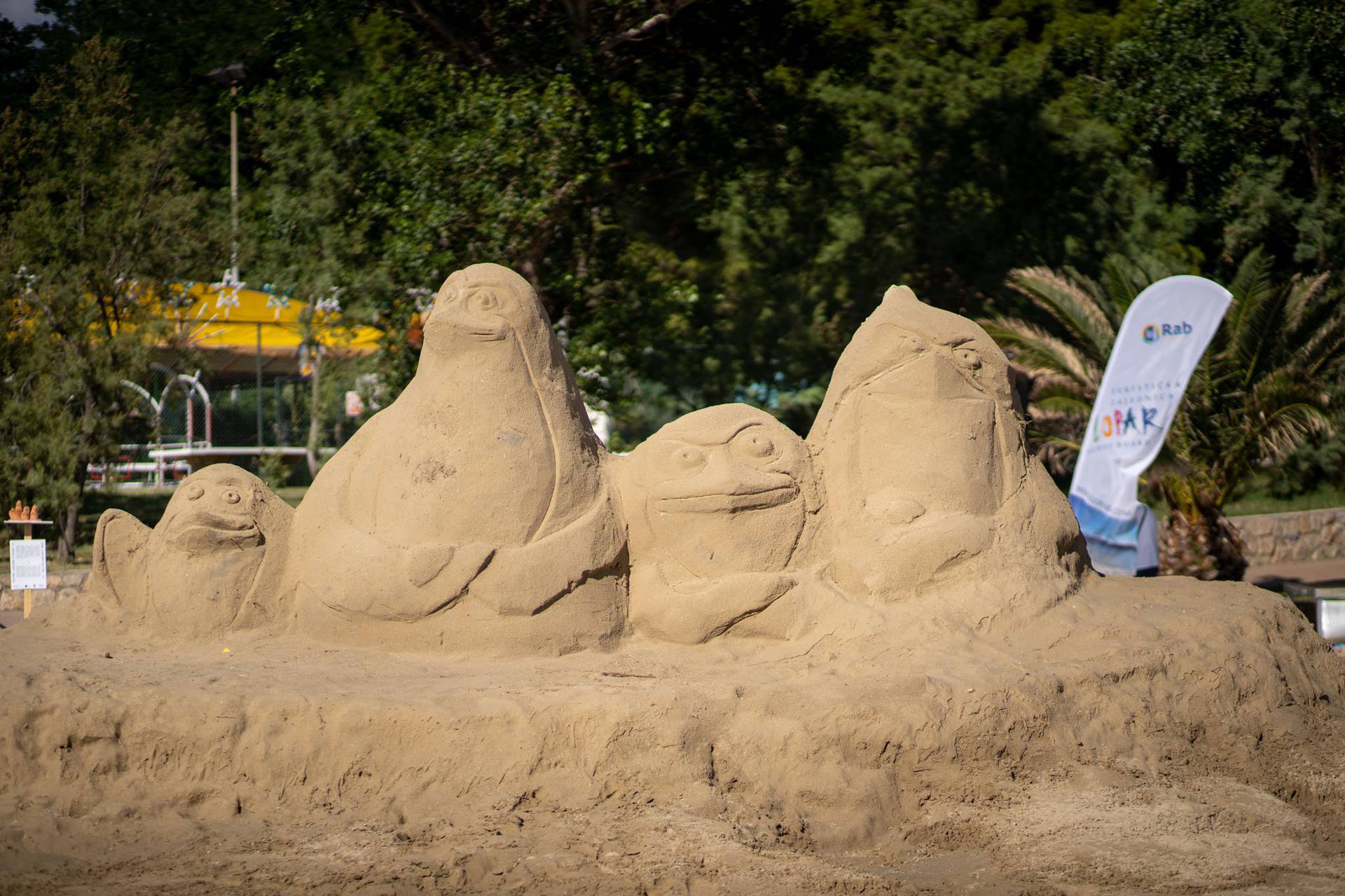 Mitska bića na Rajskoj plaži