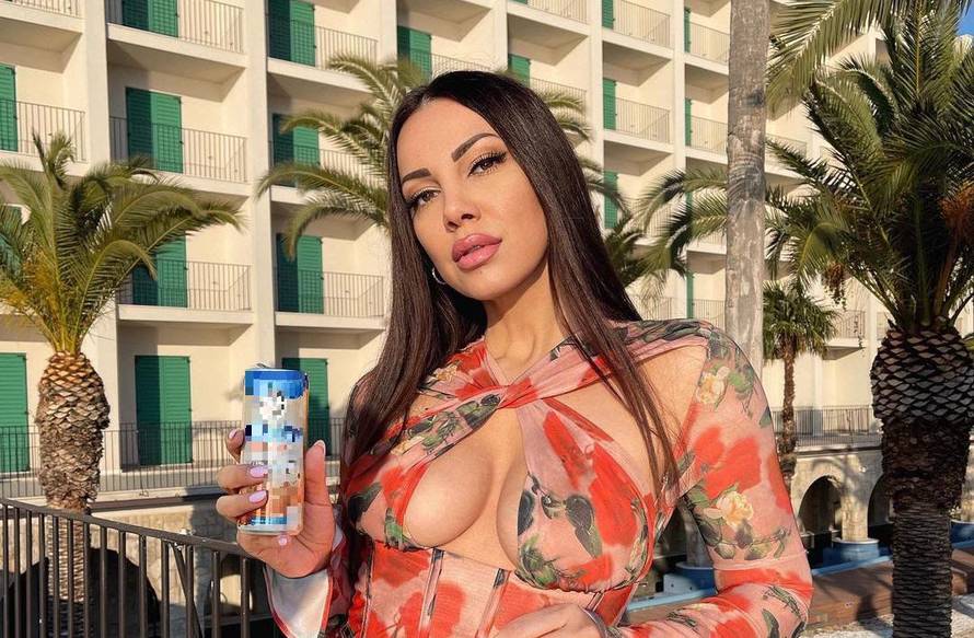 Žanamari istaknula bujnu guzu u pripijenom kombinezonu, pišu joj: 'Prava si  divlja mačka!'