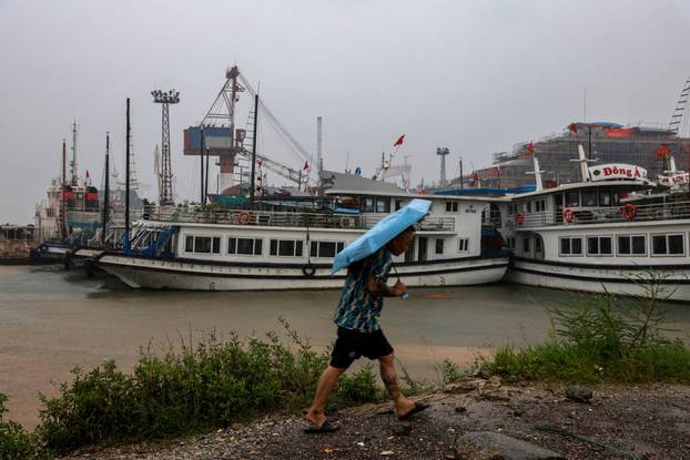 Vietnamese coastal provinces on emergency footing as Typhoon Wipha nears