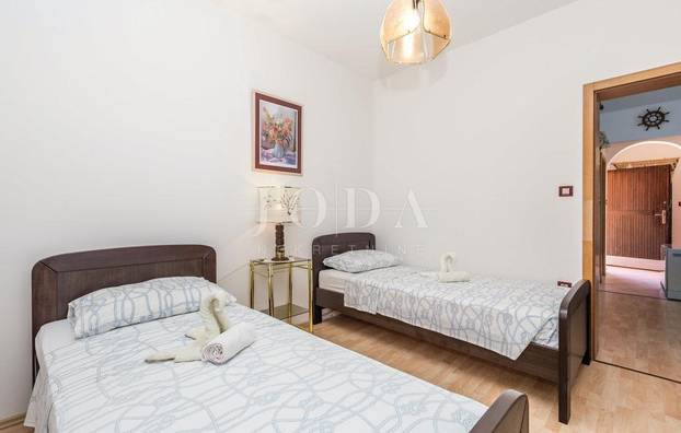 FOTO Netko u Hrvatskoj prodaje kuću na samoj obali: 'Spaja se s morem.' Cijena će vas iznenaditi