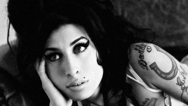 Počelo je snimanje biografskog filma o  Amy Winehouse: Sad je objavljena i prva fotka glumice